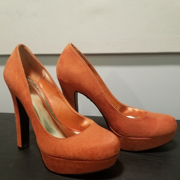 Platform Heels - Picture 1 of 5